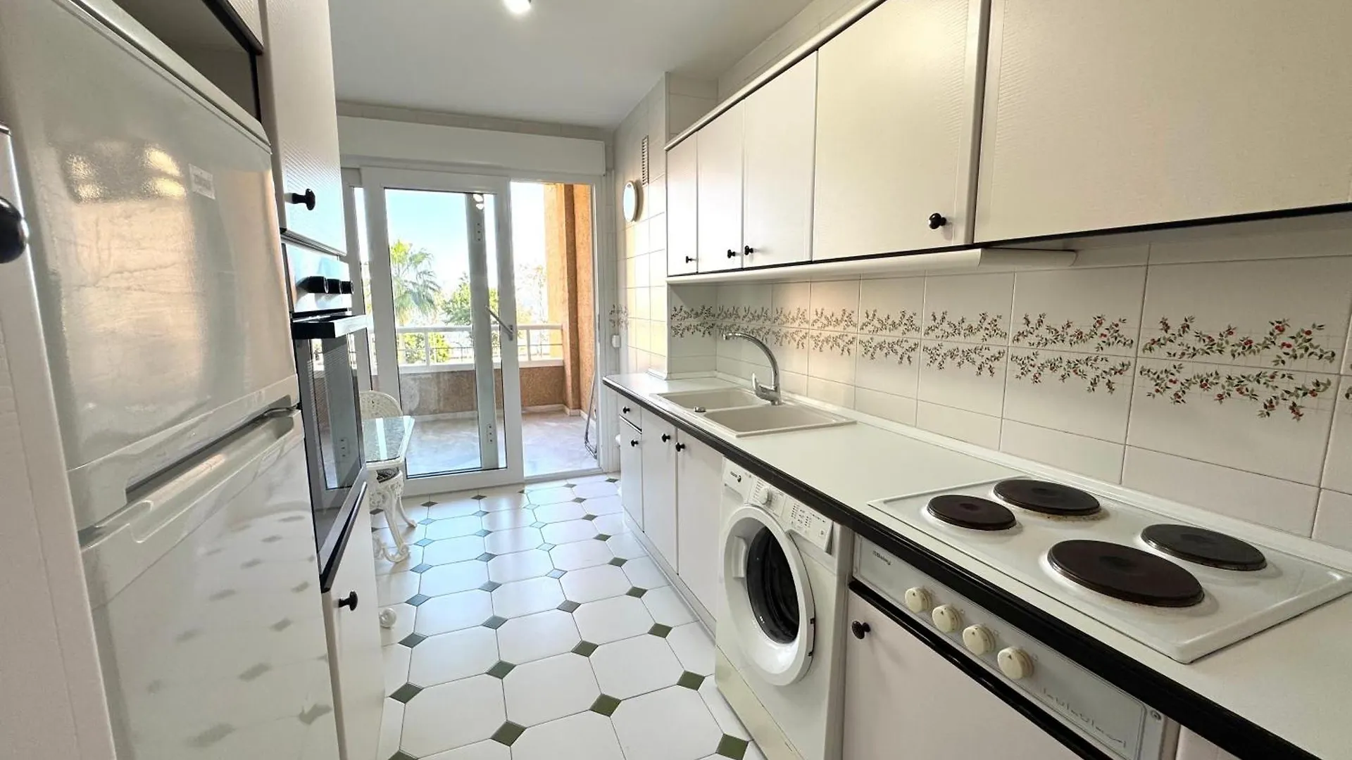 Apartment Carihuela En Primera Linea De Playa Con Vistas Y Garaje! C Torremolinos