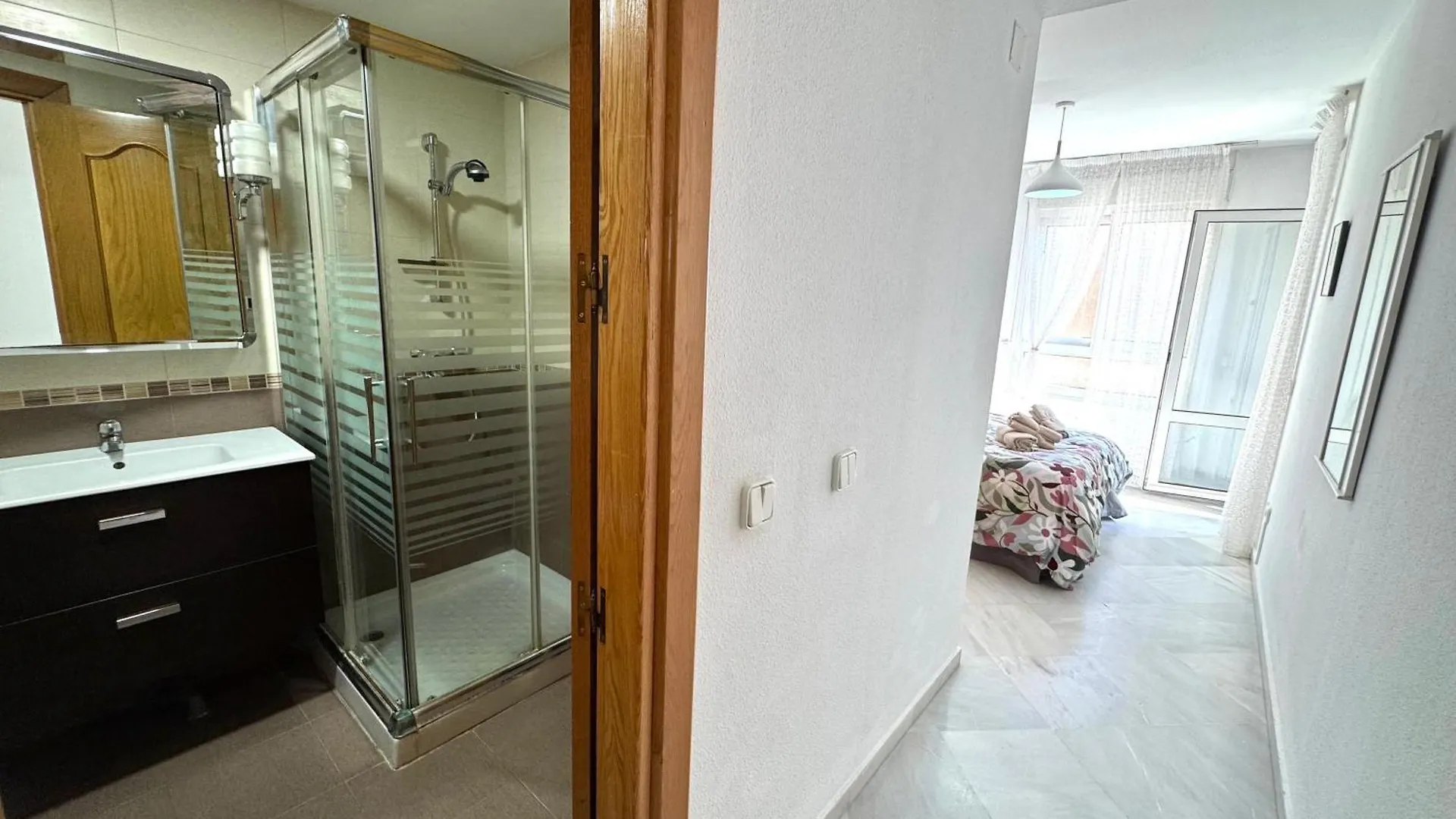 Apartment Carihuela En Primera Linea De Playa Con Vistas Y Garaje! C Torremolinos