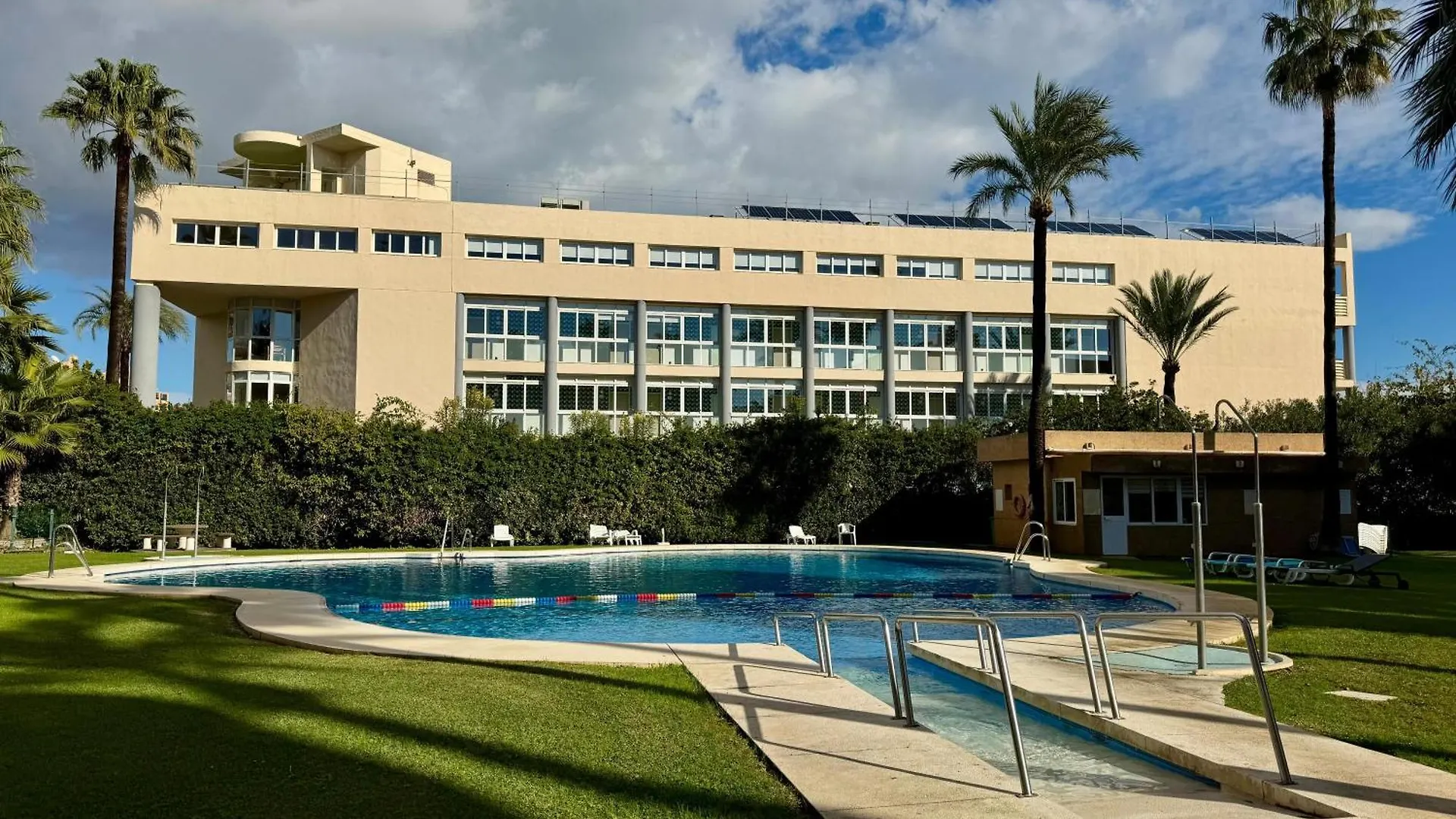 Carihuela En Primera Linea De Playa Con Vistas Y Garaje! C Torremolinos