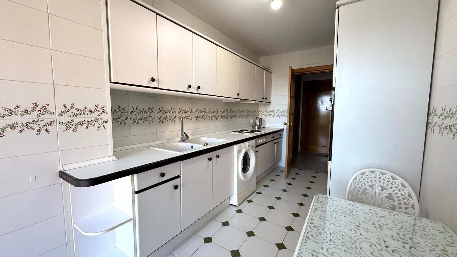 Apartment Carihuela En Primera Linea De Playa Con Vistas Y Garaje! C Torremolinos