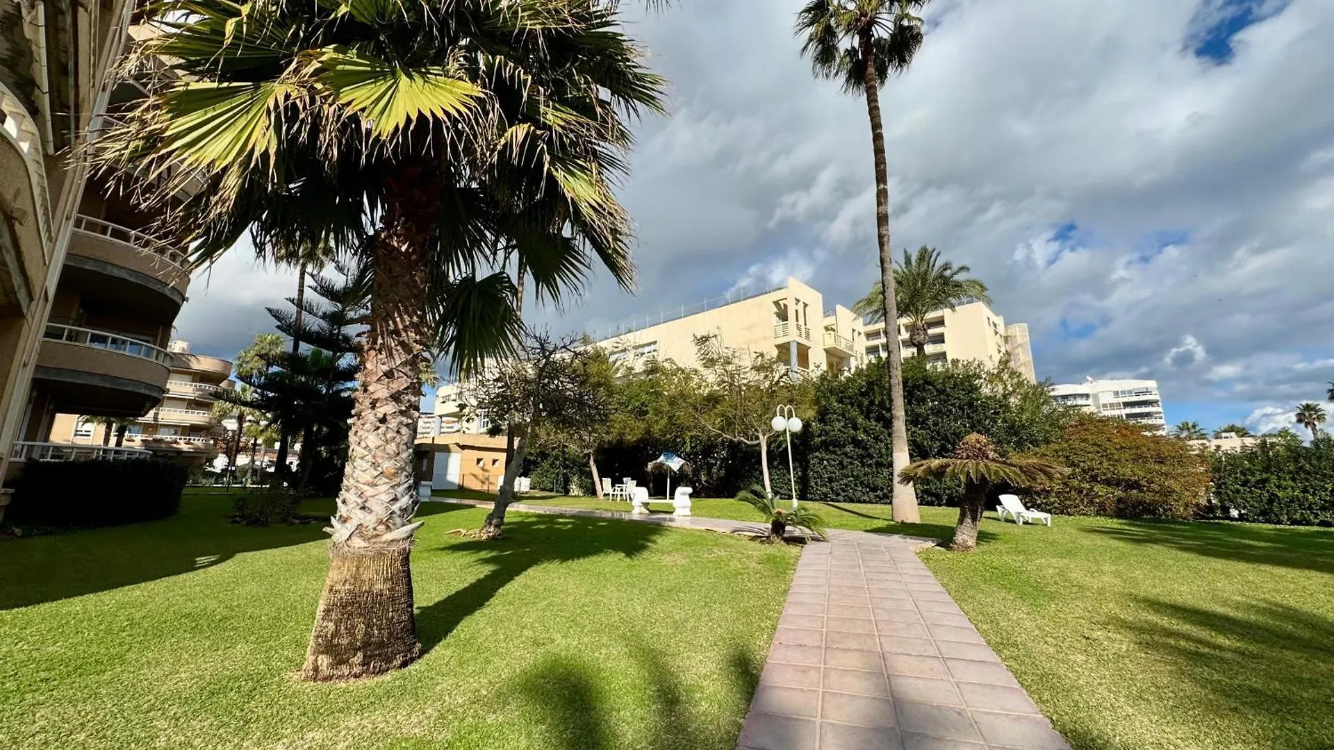 Apartment Carihuela En Primera Linea De Playa Con Vistas Y Garaje! C Torremolinos Spain